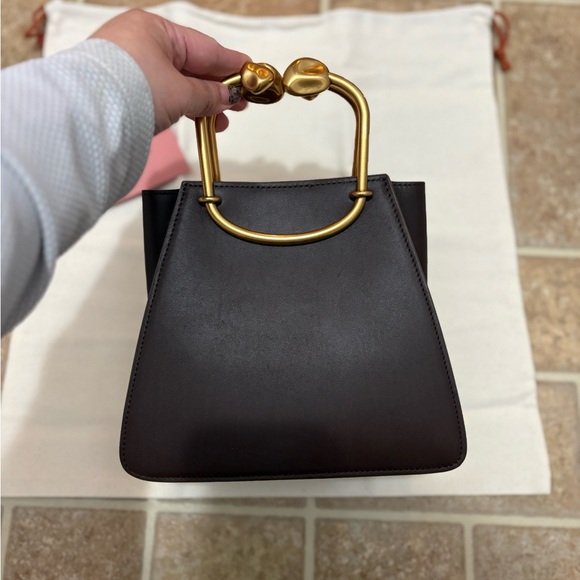 Cult Gaia Maxine Top Handle Bag With Gold Hardware Brown- Luwak NEW - Picture 2 of 4